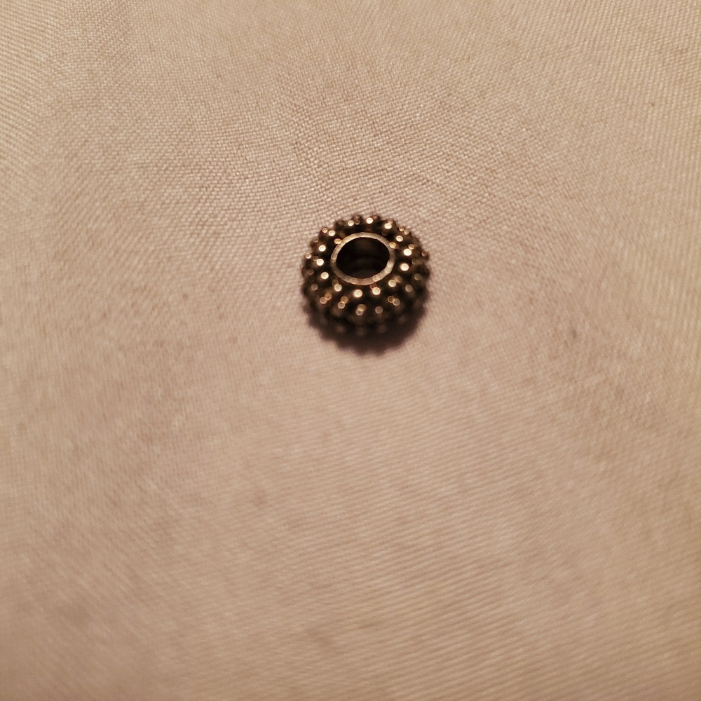Earings - Picture 5 of 8